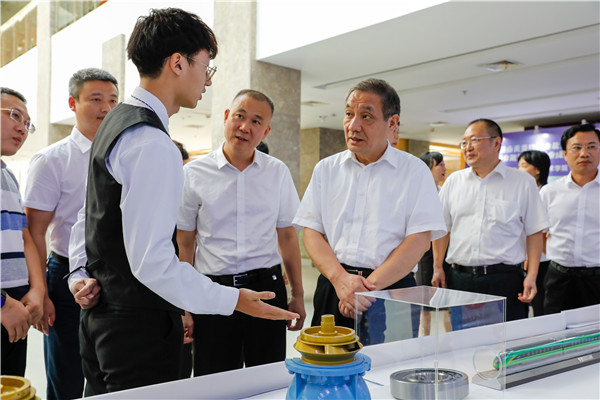 http://oa.hnrpc.com/jsoa/upload/2021/information/2021_1633155773086766904.jpg