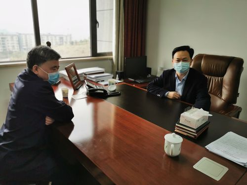 高速铁道工程技术1701班班主任、学院党委书记刘剑飞作班会总结讲话