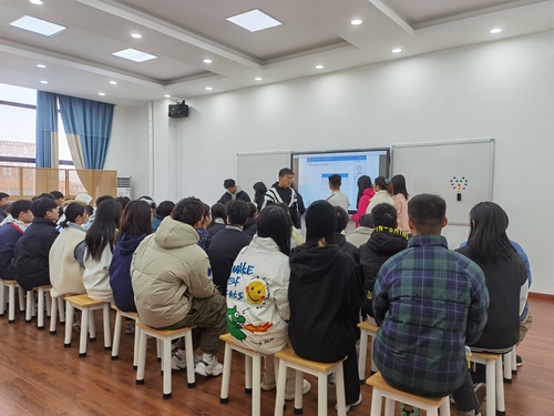 学生候测中 学生候测中