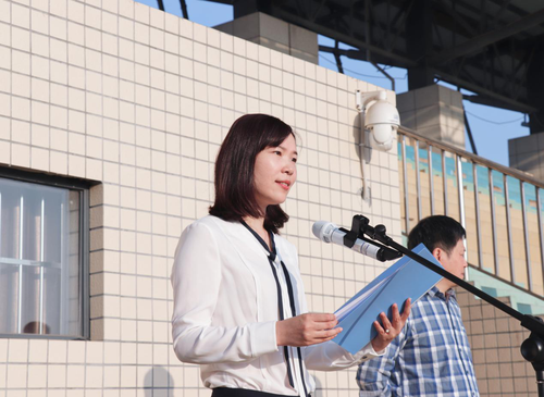 学生工作处处长罗娜发表题为《弘扬传统文化,增强文化自信》的国旗下讲话 学生工作处处长罗娜发表题为《弘扬传统文化,增强文化自信》的国旗下讲话