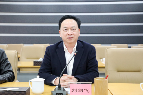株洲市人大常委会副主任刘剑飞特写 株洲市人大常委会副主任刘剑飞特写