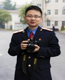 许彬