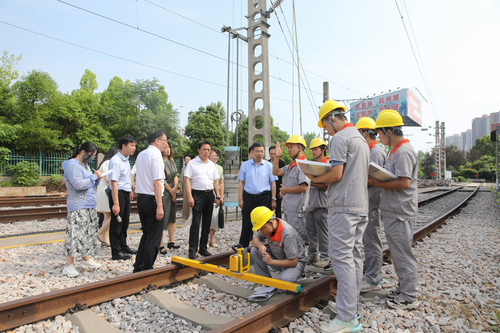 参观轨道实训基地 参观轨道实训基地