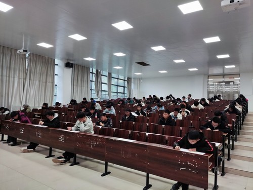 数学竞赛比赛现场（第二场）