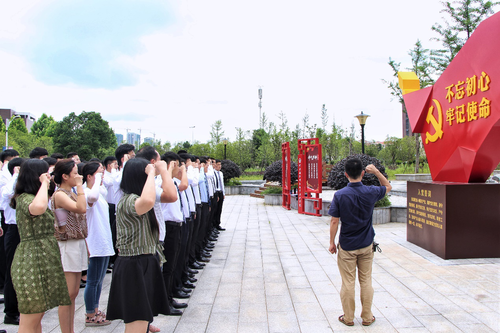 图片2 图片2