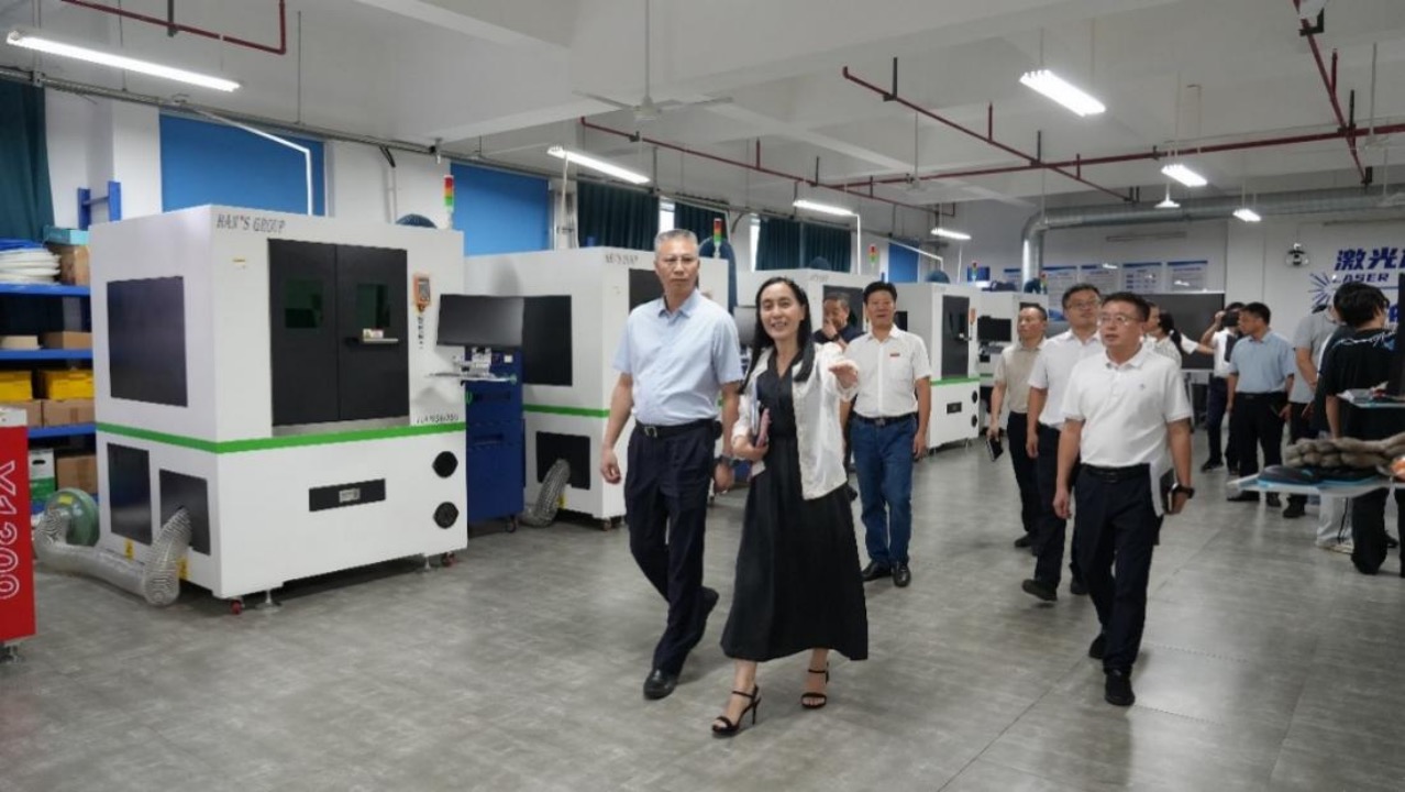 28D52